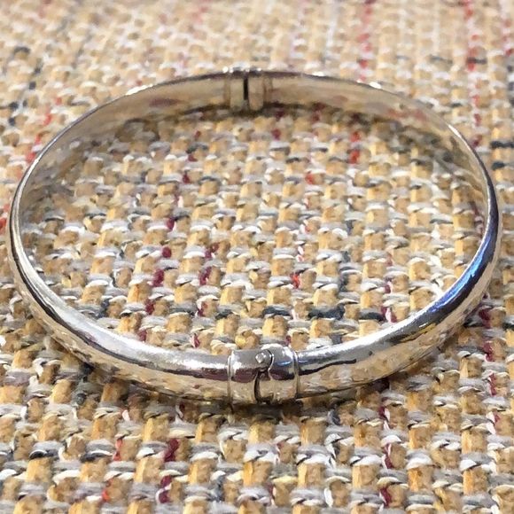 Sterling Silver Spring Closure Locking Clasp Closure Bangle Bracelet - Picture 4 of 15